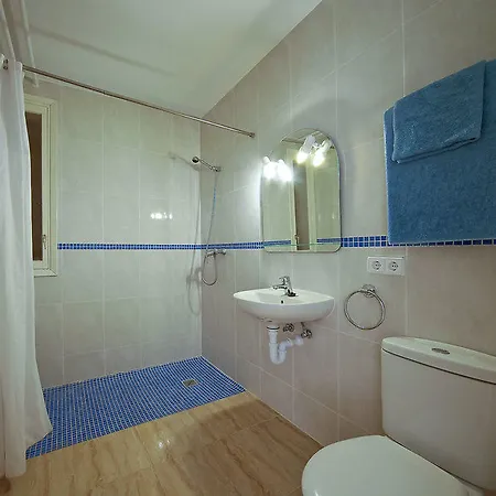 19 A - Four Bedroom Hotel Cala Romantica (Mallorca)